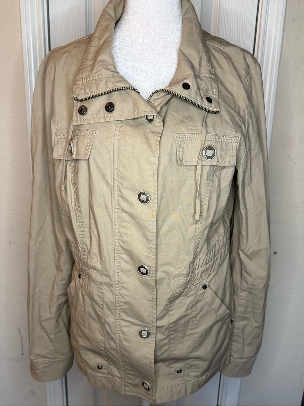 Orvis  Khaki Utility Jacket with Button Front size 8